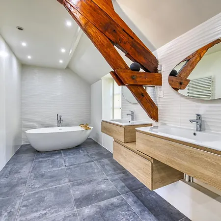 La Cle Des Champs - Maison De Charme Dans Un Ecrin De Verdure Lierville